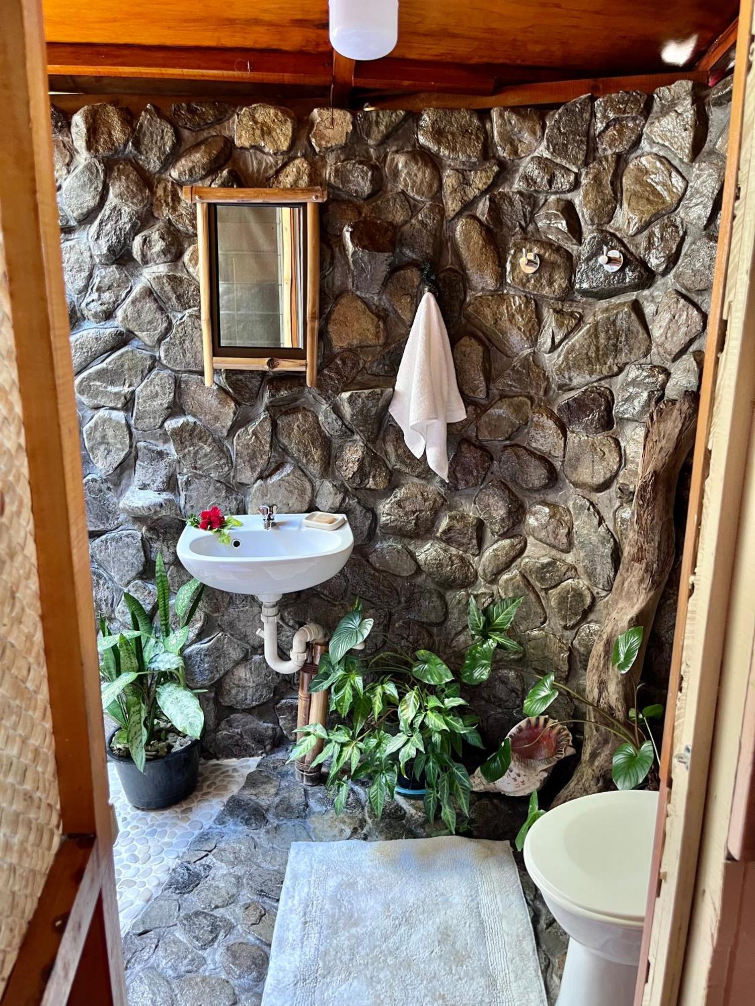 סאבוסאבו Naveria Heights Lodge מראה חיצוני תמונה